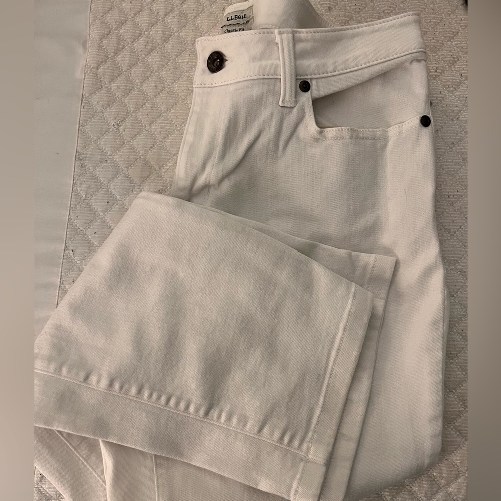 Em white LLBean white jeans
